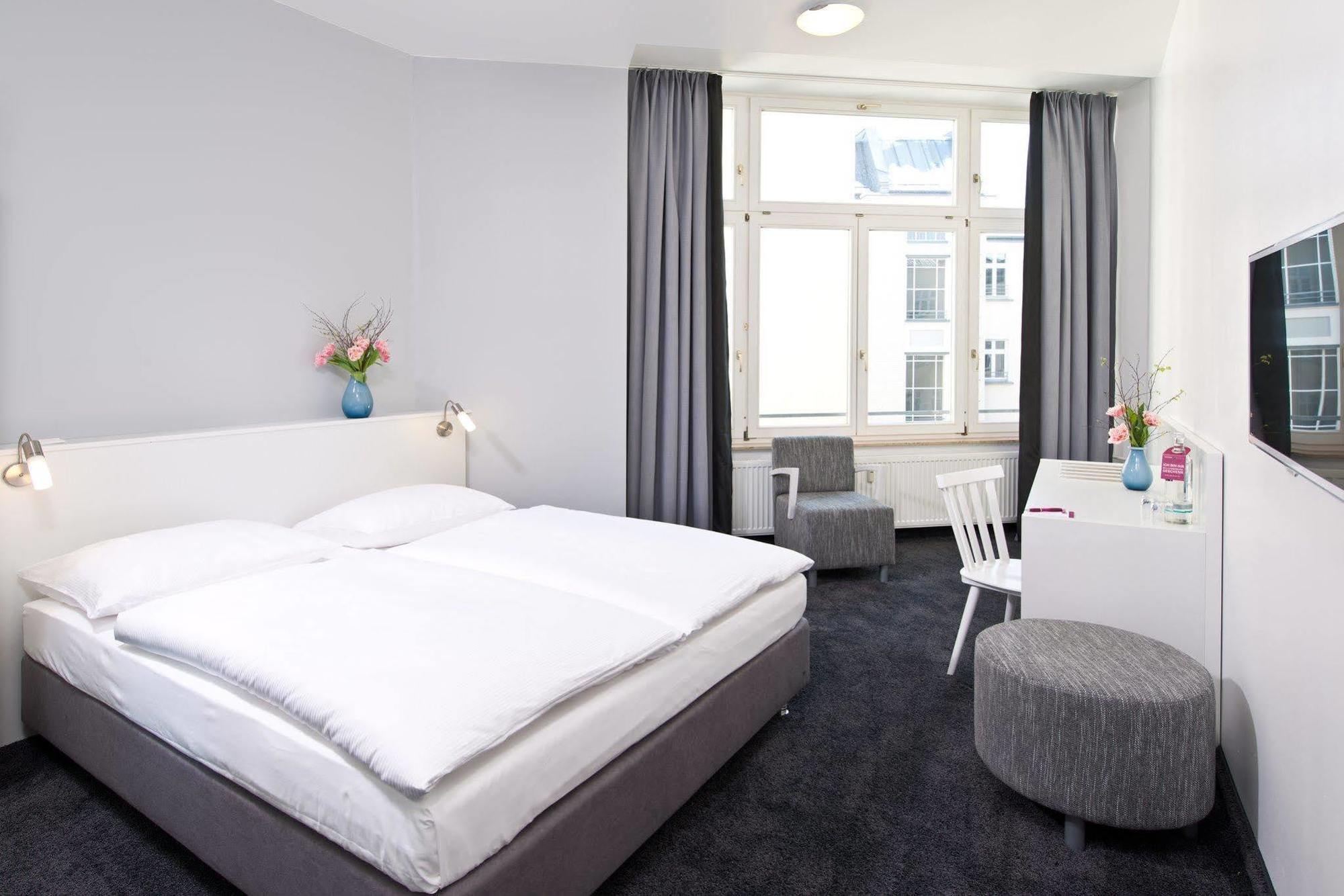 Hotel Calma Mitte 3*